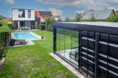 Container poolhouse met berging