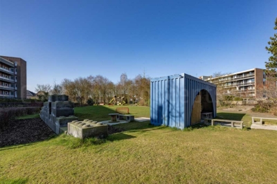 Ontmoetingsplek_side-far